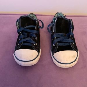 Converse sneakers, black shoe w/ blue laces
